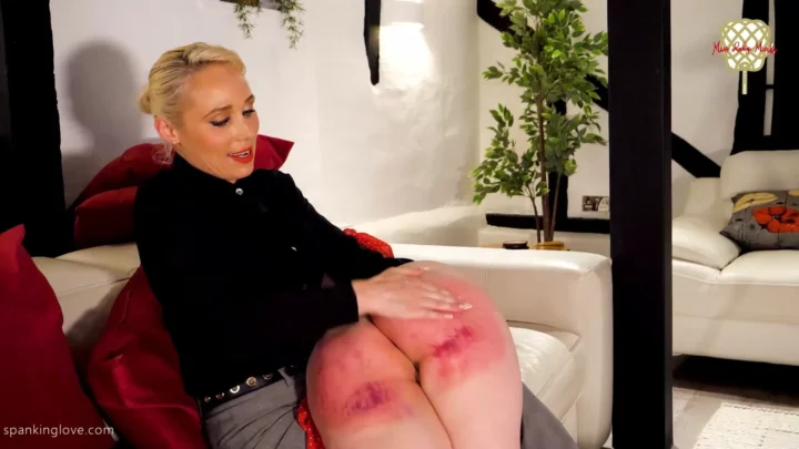 Screenshot 4 aus A Ruby Red Rump (With Ella Hughes) – Miss Ruby Marks Exclusive