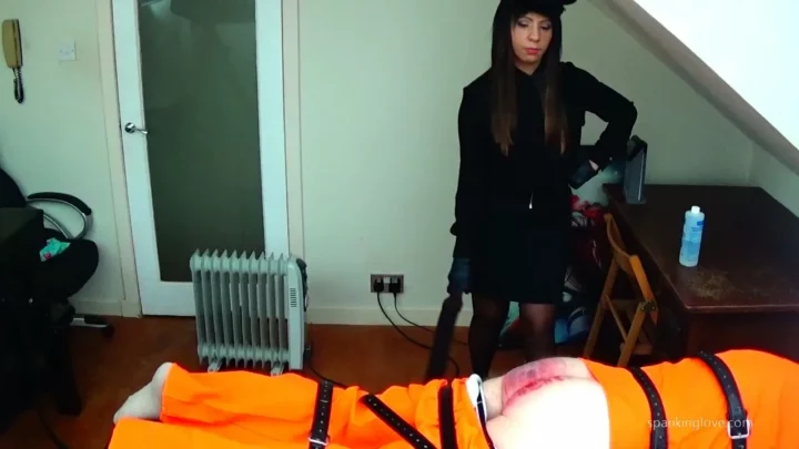 Screenshot 11 aus Prisoner F – Miss Sultrybelle Exclusive