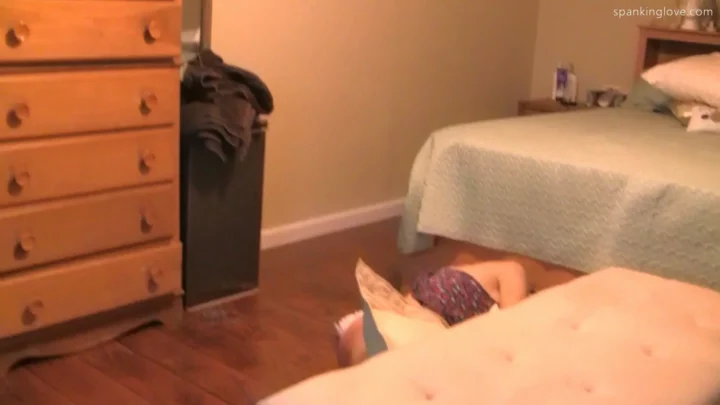 Screenshot 7 aus Missed Flight and Poor Communication 3 Spanking and Whipping, Punishment – Punishments Only Exclusive