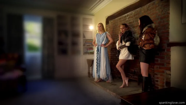 Screenshot 2 aus The Proud Princesses (Captured By The Templars) – Restrainedelegance Exclusive
