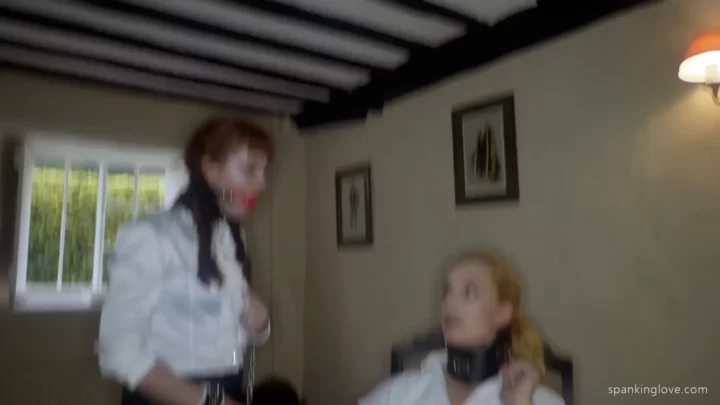 Screenshot 9 aus Lucy’s Slavegirls (Part Two) – Restrained Elegance Exclusive VID0521B