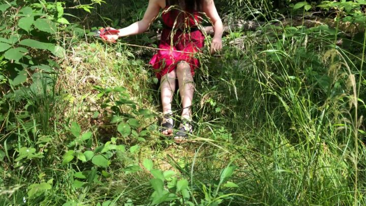 Screenshot 1 from Whipping in the Woods: Kinia’s Outdoor Spanking Adventure – Kitty Productions