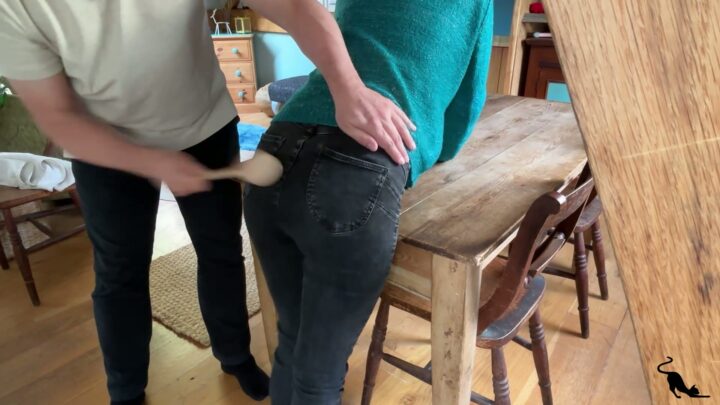 Screenshot 1 from Day 3: Kinia’s Wooden Spoon Spanking – Kitty Productions