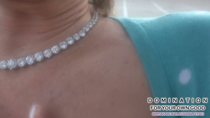 Screenshot 2 from Diapered and Humiliated at Hooters – Part 2 | Spankedanddiapered