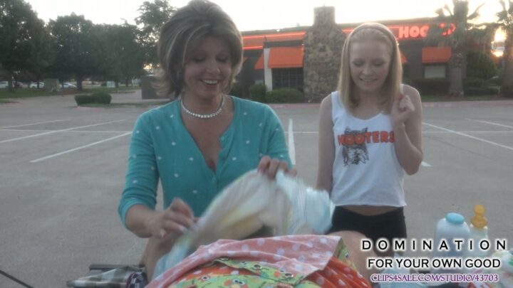 Screenshot 5 from Diapered and Humiliated at Hooters – Part 2 | Spankedanddiapered