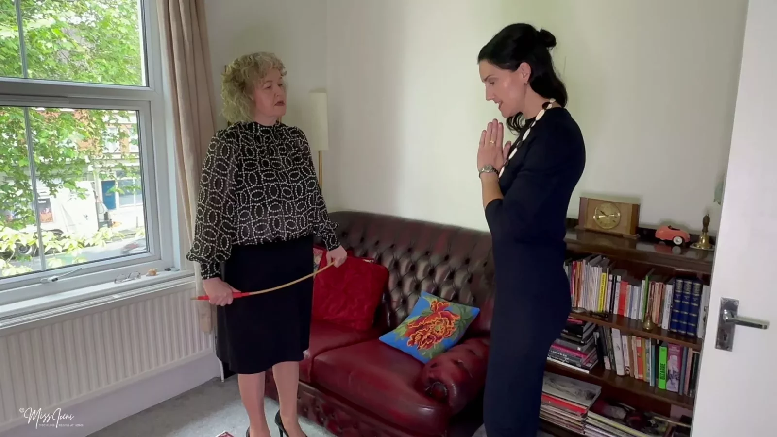 Screenshot 2 from Rector Iceni Canes Provocatieve Lerares Hannah Elliot