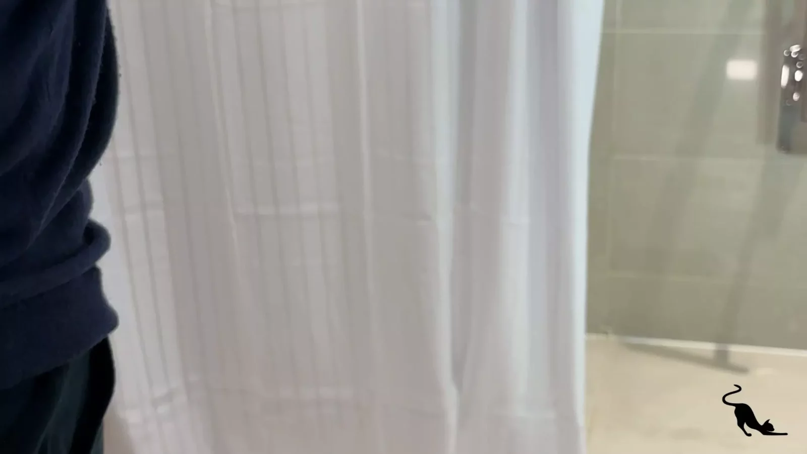 Screenshot 1 from 水深火热:基尼亚的家规惩戒浴缸皮带打屁股——小猫制片出品