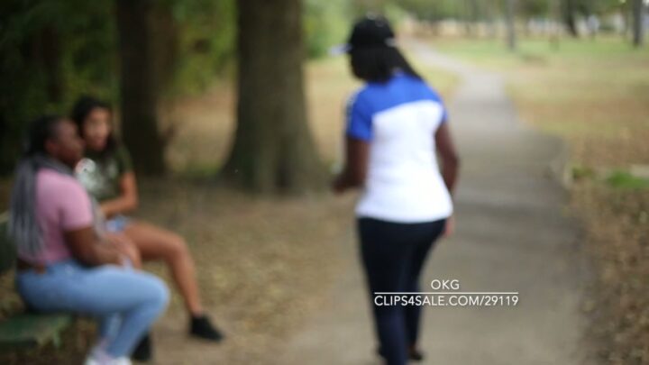 Screenshot 1 from Cleo Divine & Xena: Llegando Tarde a Casa y Recibiendo una Nalgada por Sha Luciana