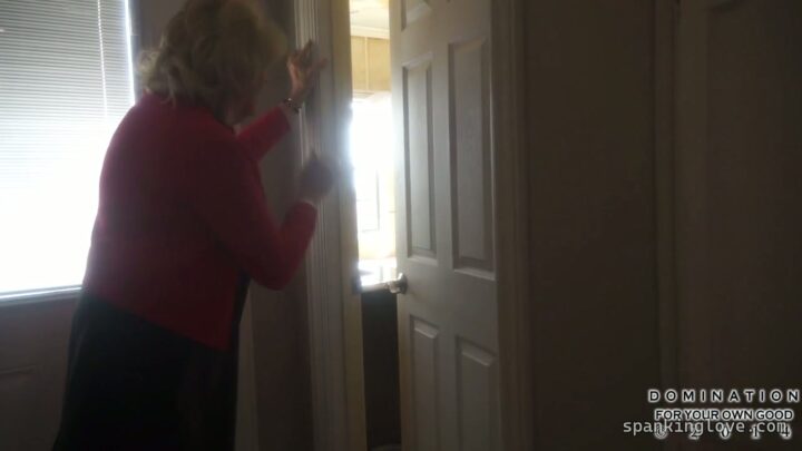 Screenshot 6 from Katherine Worthington: Hard Hairbrush Spanking in Real Estate Lesson