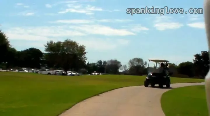Screenshot 1 from Katherine Worthington: Stoute Golfer Betrapt en Gegeseld door CEO | Openbare Pakken Raming