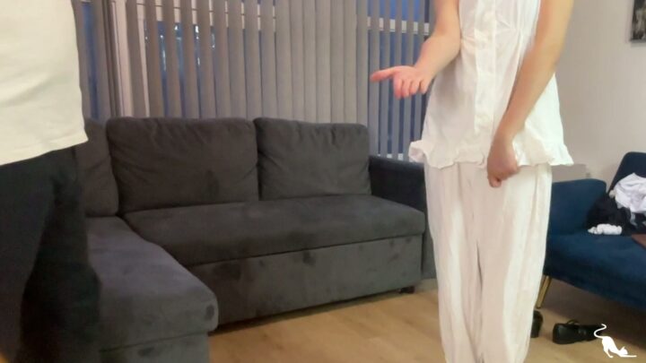 Screenshot 3 from Emma’s School Paddling: Double Punishment at Home