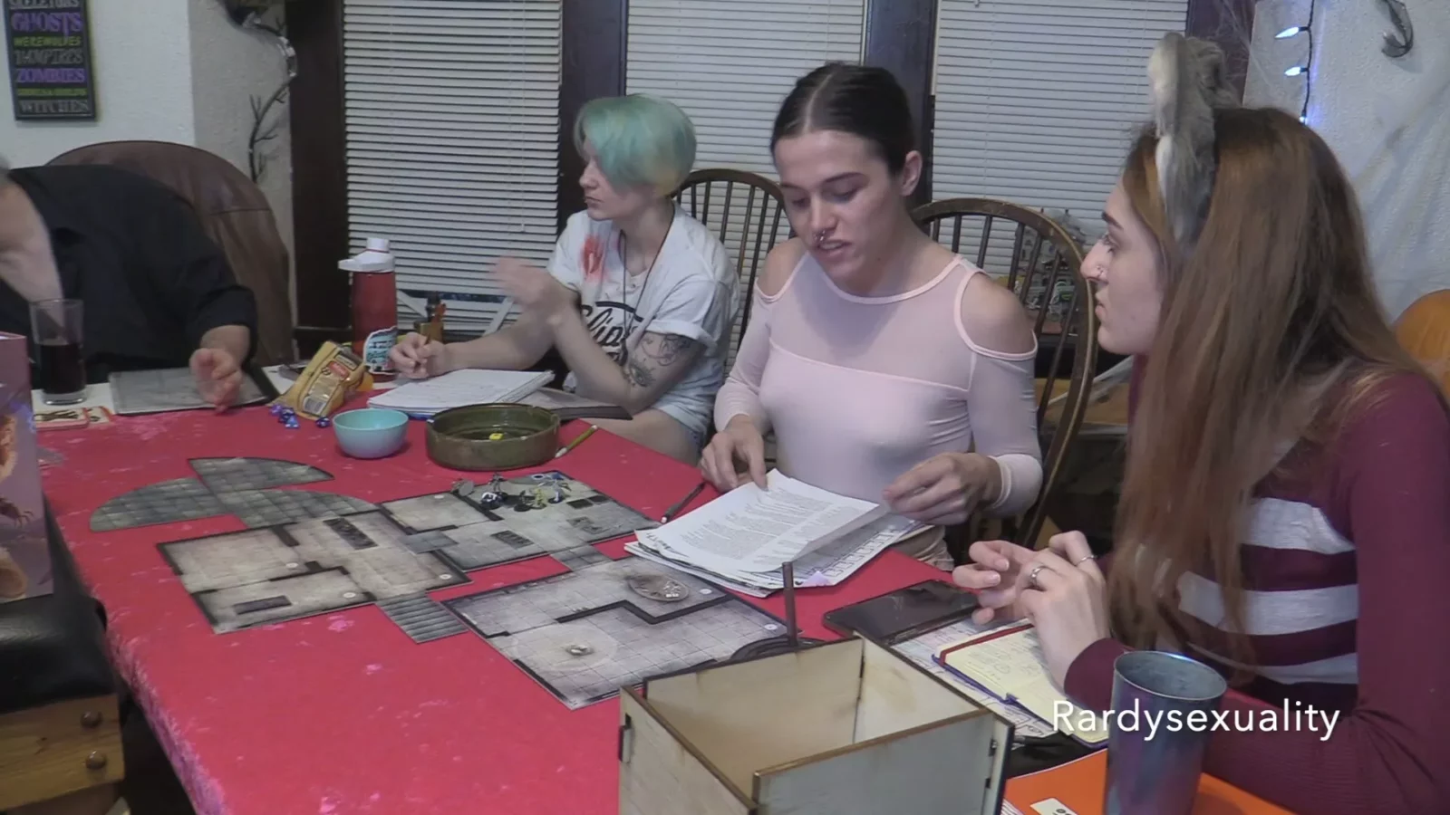 Captura de pantalla 3 de Aventura de Azotes de DnD con Nyxi Leon | Rardysexualidad