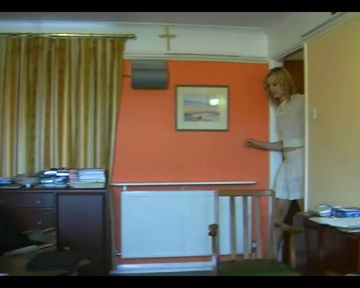 Screenshot 6 from Amelia Jane Rutherford Yatak Vakti Gözyaşları - TAM FİLM | Katı İngiliz Şaplak