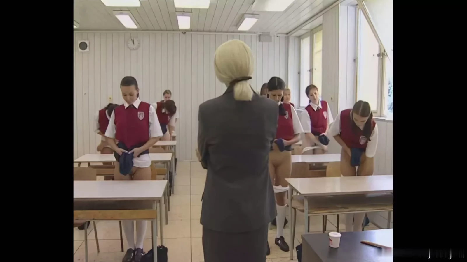 Screenshot 5 from 圣托马斯学校罪案：1950年代的藤条体罚（狼疮高清版）