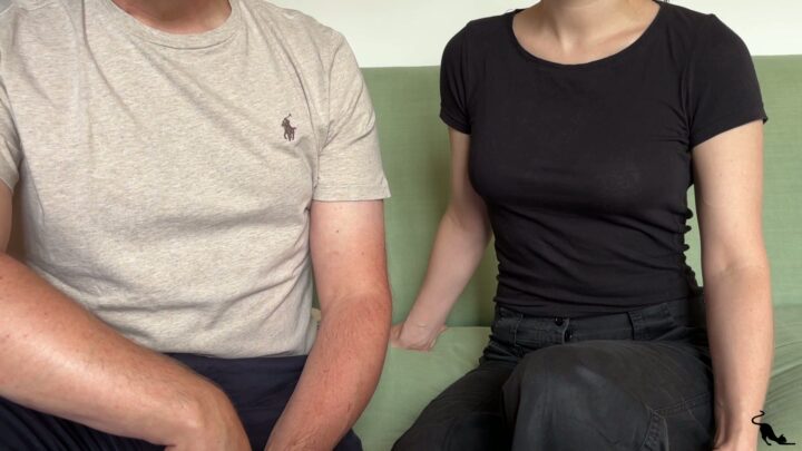 Screenshot 1 aus Kinia’s Real Discipline: Belt Whipping Maintenance