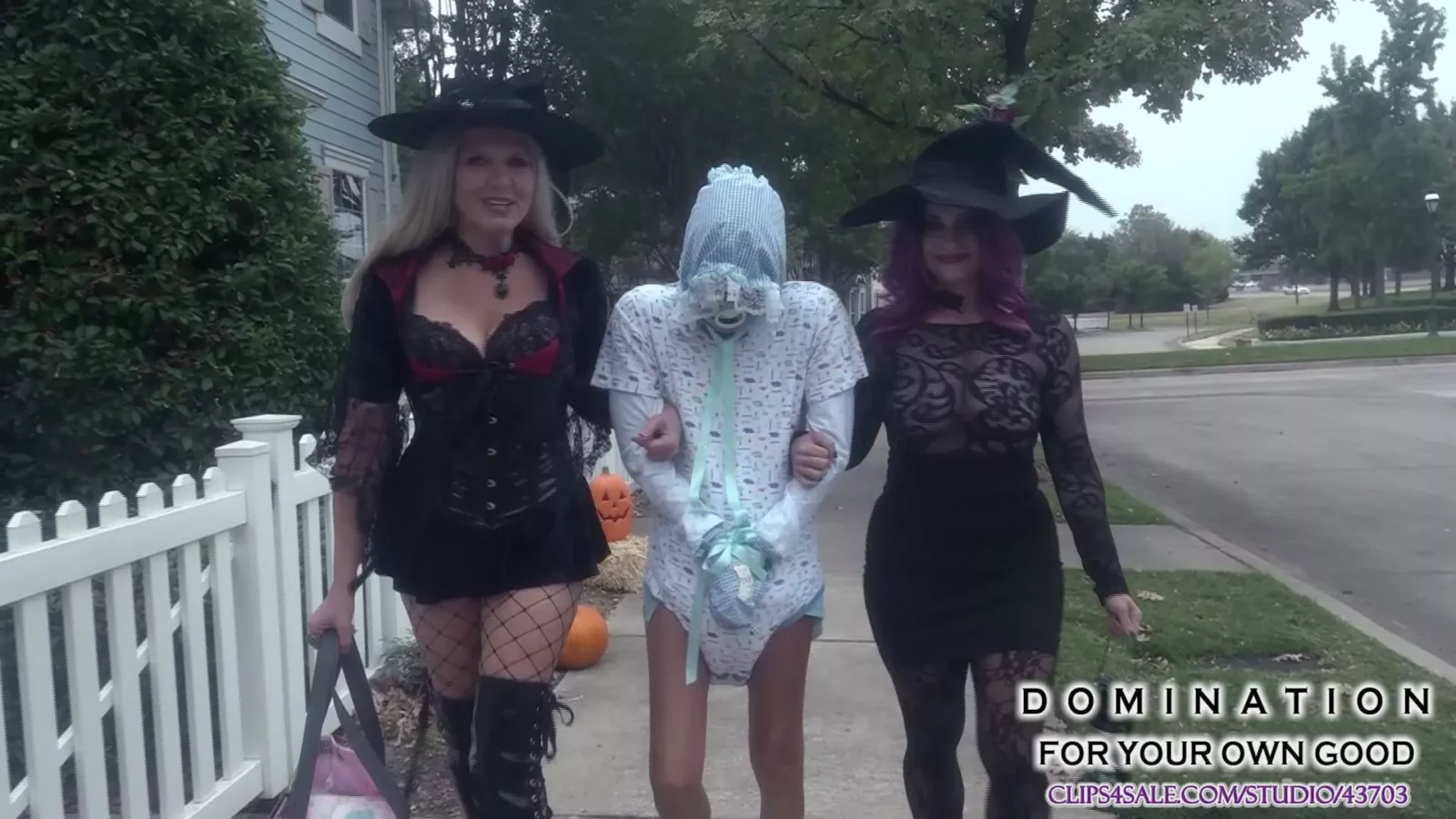 Play video: Truc of Gediaperde Traktatie: Stoute Halloween Billenkoek - HD 1080