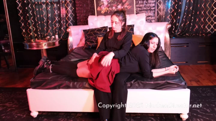 Lady Letity Lechery Azota a Alana Noex en 4K Película de Madam Director