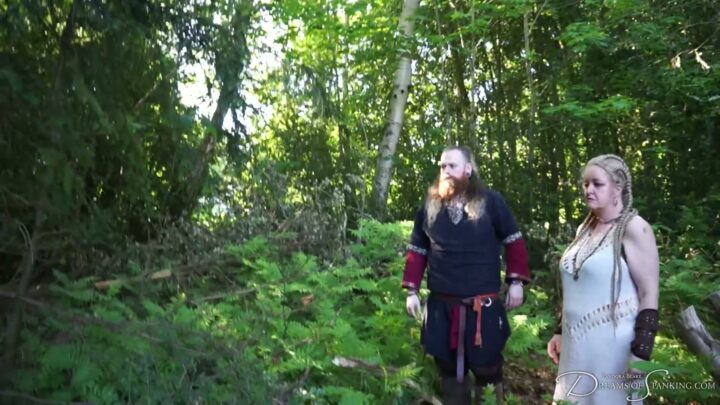 Screenshot 1 from Castigo de la Reina Vikinga: Detrás de Cámaras en Dreamsofspanking