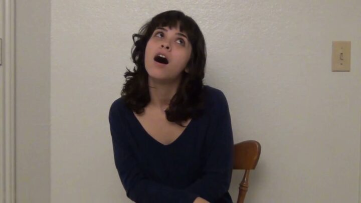 Screenshot 3 from 爱丽丝·迈克尔斯专访：德州女孩的体罚故事