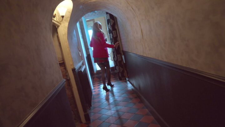 Screenshot 3 from Hide & Seek Spanking Game with Classy Auntie Ariel Anderssen