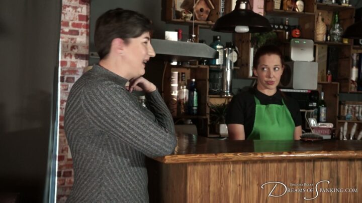 Screenshot 6 from Bratty Barista Spanking: Bak kulissene med Laura Lux & Pandora Blake