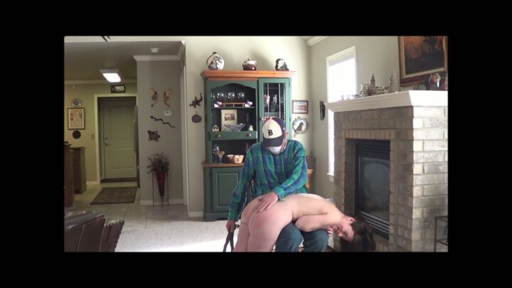 Screenshot 8 from Constance Scoperta a Barare: Sculacciata in Lacrime OTK - Cinema Pazzo di Constance