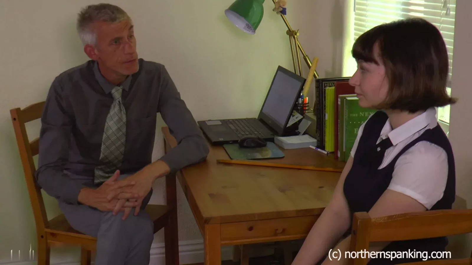 Screenshot 3 from Ella Raine Gekaniseerd voor Spieken bij Schooltoets - Northernspanking