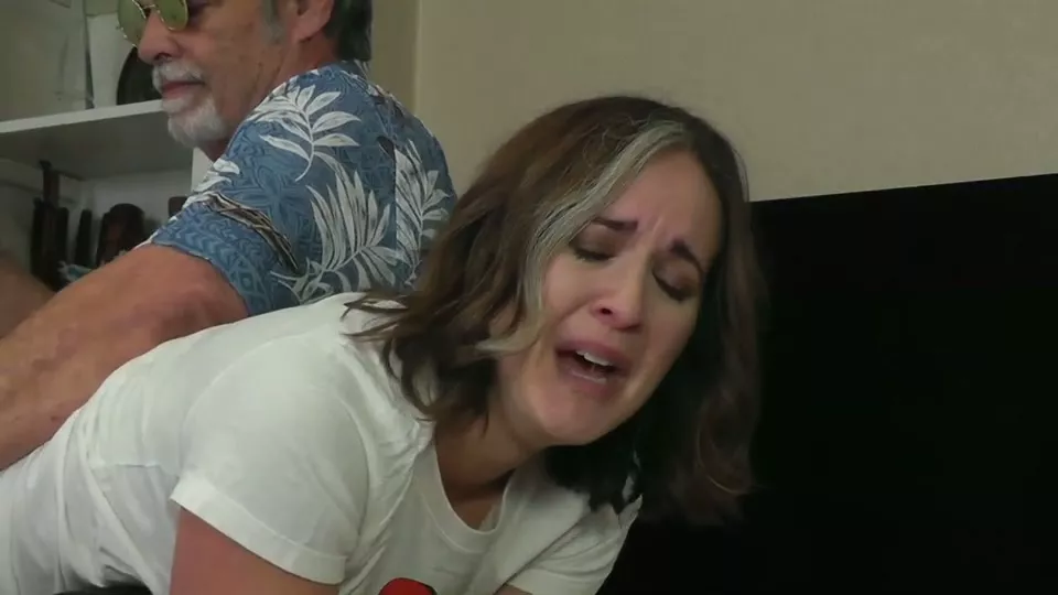 Screenshot 4 from Emily Ford's Intense OTK Spanking met Draadwerktuig - Dallasspankshard