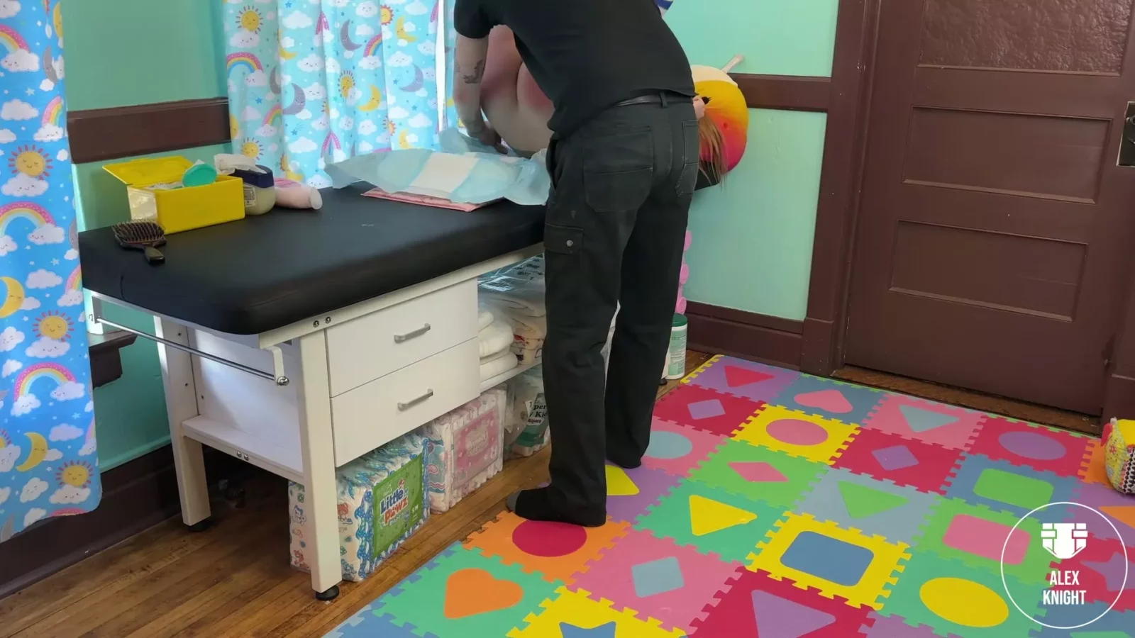 Captura de pantalla 8 de Epiphany’s First Real ABDL Spanking by Alex Knight