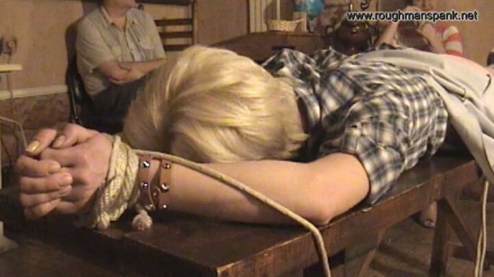 Screenshot 2 from Gold Card 89: Exclusive Club Caning Punishment