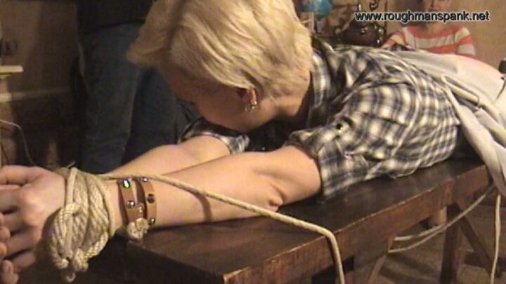 Screenshot 4 from Gold Card 89: Exclusive Club Caning Punishment