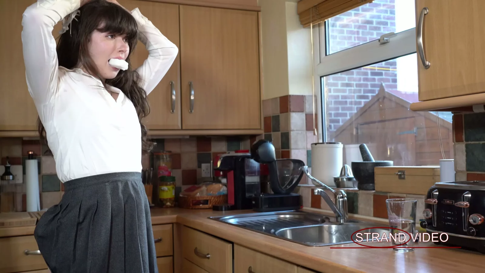 Screenshot 8 from Violets Vernederende Strafpakking | 4K UHD Pakking Sarah