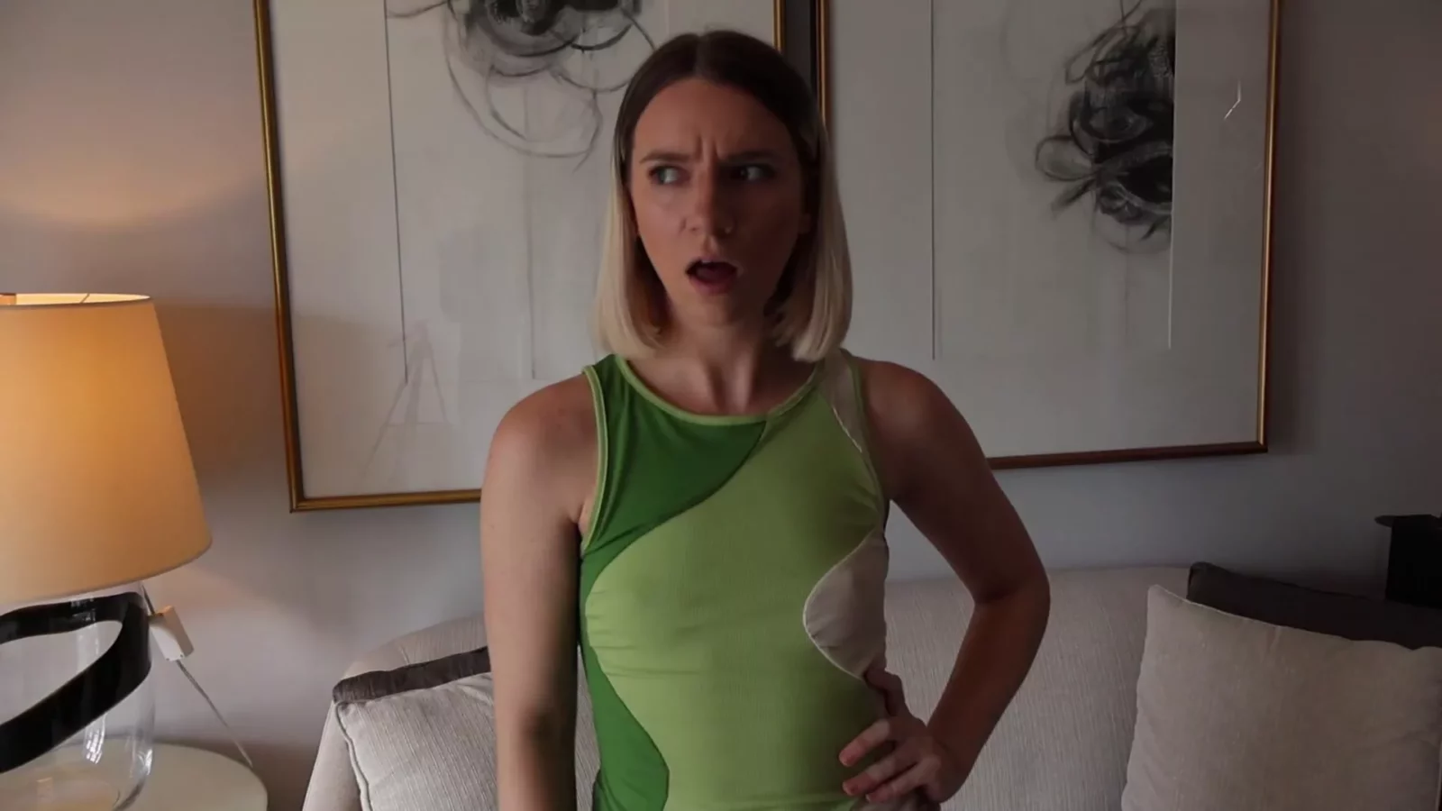 Screenshot 2 from Şımarık Jayden'ın İlk Çıplak Popo Şaplak Cezası - Spanking Consequences