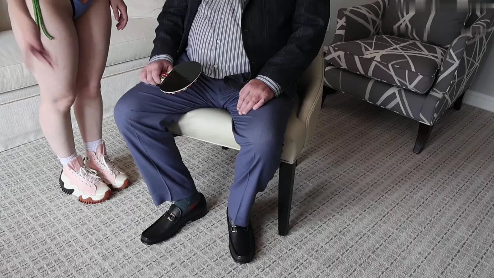 Screenshot 4 from Şımarık Jayden'ın İlk Çıplak Popo Şaplak Cezası - Spanking Consequences