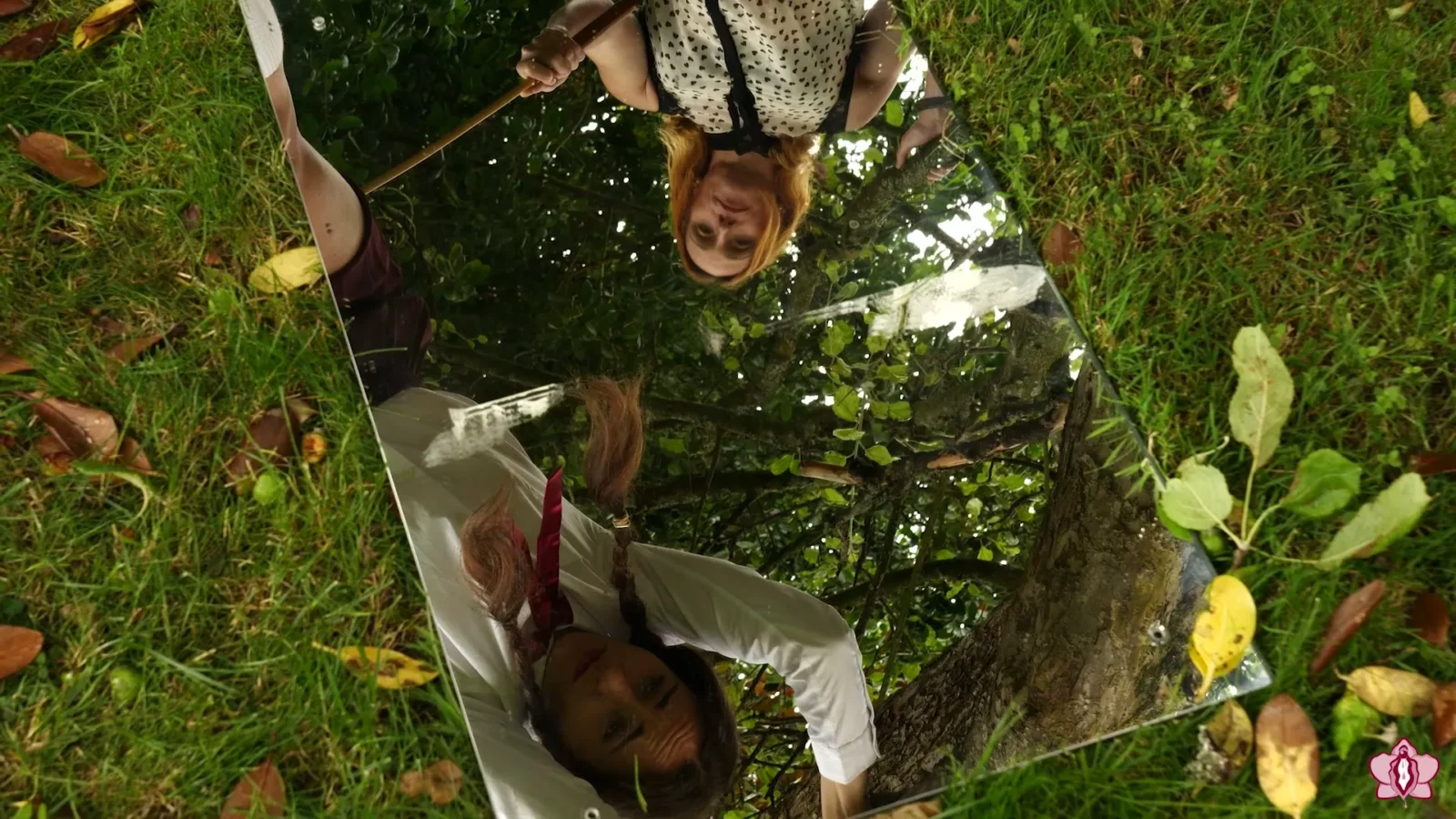 Screenshot 4 from Lezbiyen Gözaltı Günlükleri 3: Mila'nın Sosyal Medya Sırrı