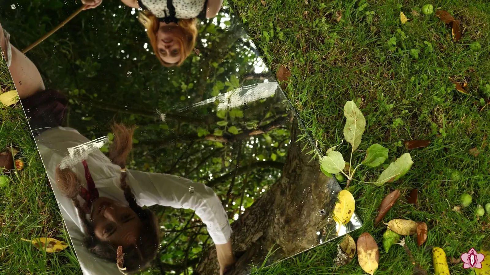 Screenshot 7 from Lezbiyen Gözaltı Günlükleri 3: Mila'nın Sosyal Medya Sırrı