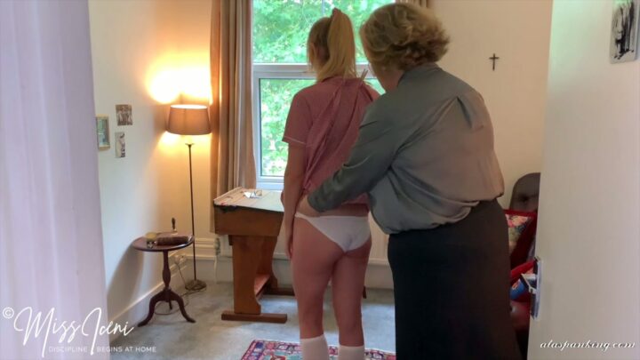 Screenshot 3 aus Matildas Stockhieben-Nachsitzen: Teil Eins - Zuhause bei Miss Iceni