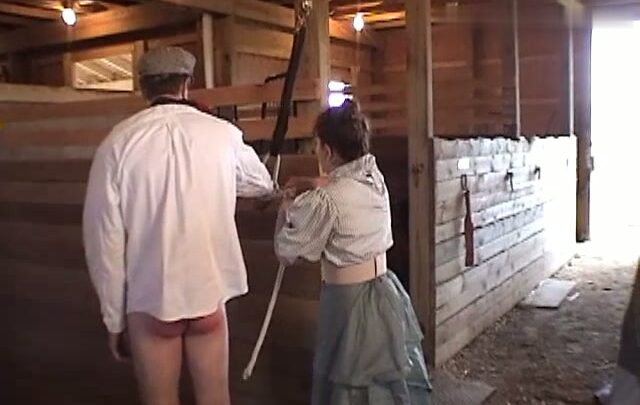 Screenshot 2 from Punition de Pionnier : Le Film Complet de la Fessée Sévère de Kelly Payne