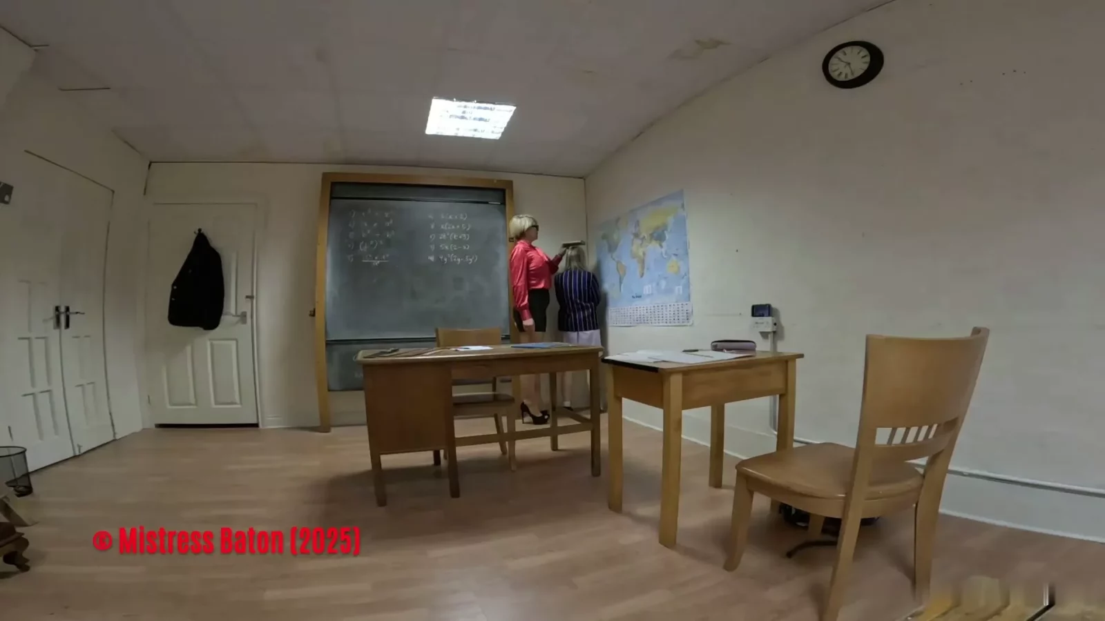 Screenshot 2 from Alisha'nın Yaramazlık Yapıştırması ve Köşede Bekletme Cezası