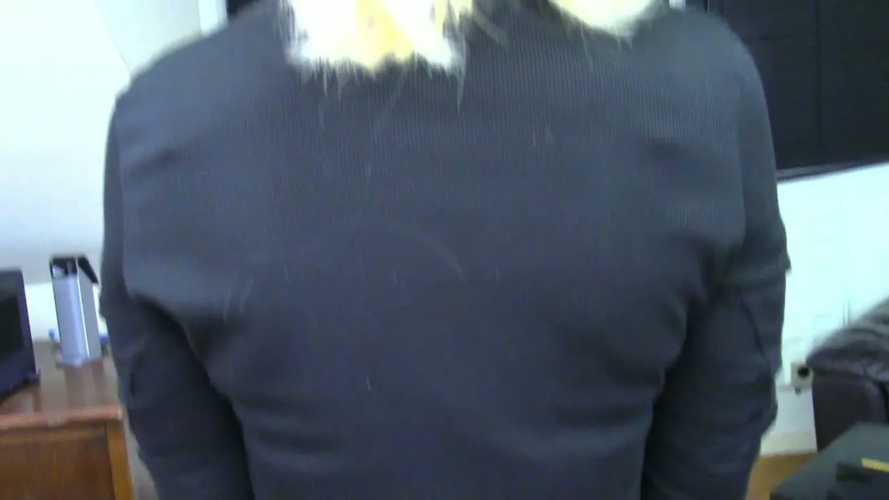 Screenshot 1 from 金发女郎的严厉鞭打惩罚 - 性感美女老师