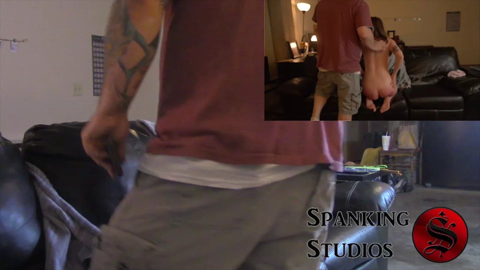 Screenshot 5 from 夏日娃娃的泪眼朦胧:继父的掌掴与颜射 - 打屁股工作室
