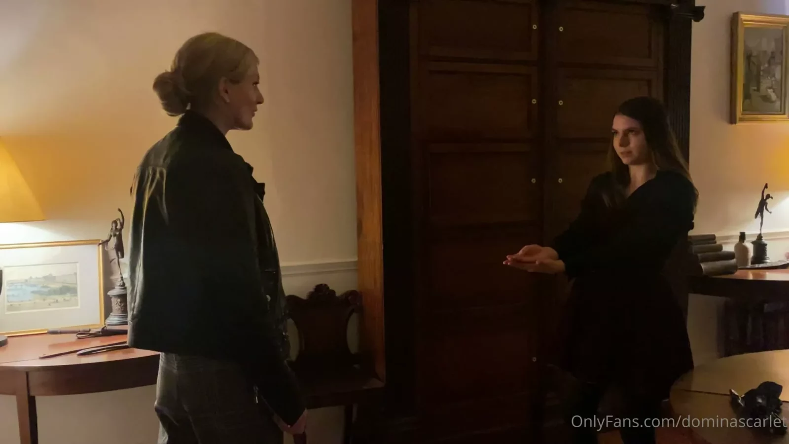 Screenshot 1 from Bella Vogel Gepaaid door Meesteres Scarlet: Zware Paai Test