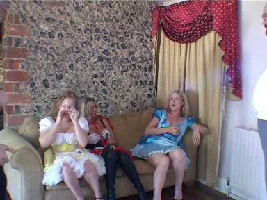 Screenshot 3 from Guldlock och de tre nakna stjärtarna - Northernspankings julpantomim
