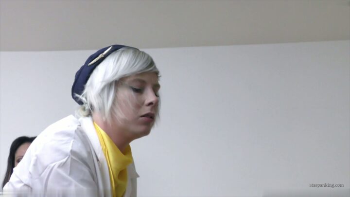 Screenshot 1 from 顽皮空姐的严厉掌掴 - 性感美女