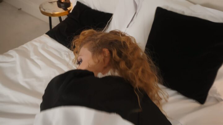 Screenshot 5 from Bunnie Stevens Avslørt: Slitsom Slavekone Straffet i 4K - Begrenset Elegans
