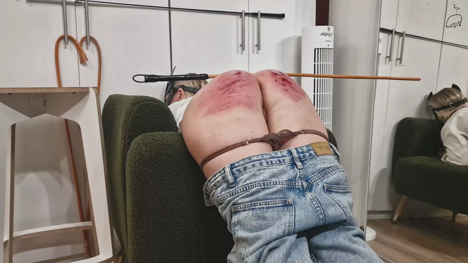 Captura de pantalla 4 de Hipopótamo y Flamenco: Castigo Intenso con Escalera de Caña