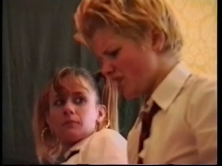 來自 Tearful Schoolgirls Punished by Stern Head Mistress – British Spanking 的截圖 5