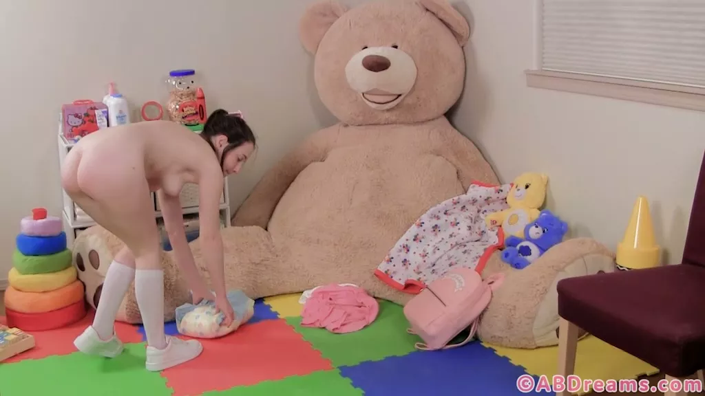 Captura de pantalla 5 de Mamá Winnie Pañales y Enfermeras Azotaron a Claire - ABDreams