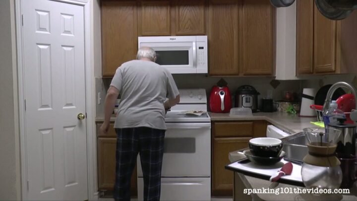 Screenshot 2 from Ava the Bacon Thief, Part 1 – Spanking101thevideos