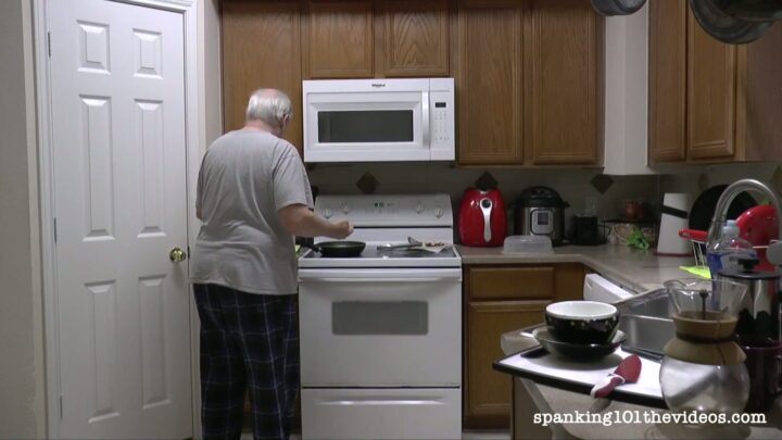 Screenshot 3 from Ava the Bacon Thief, Part 1 – Spanking101thevideos